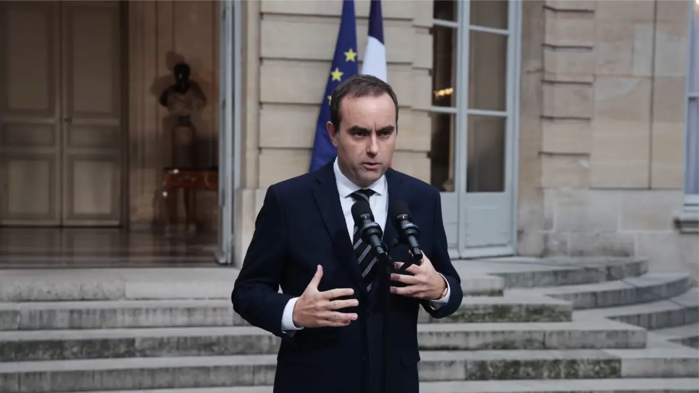 Thủ tướng Pháp từ chức: Chính trường Pháp chao đảo